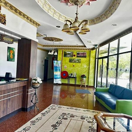 Langkawi Baron Hotel Kuah Eksteriør billede